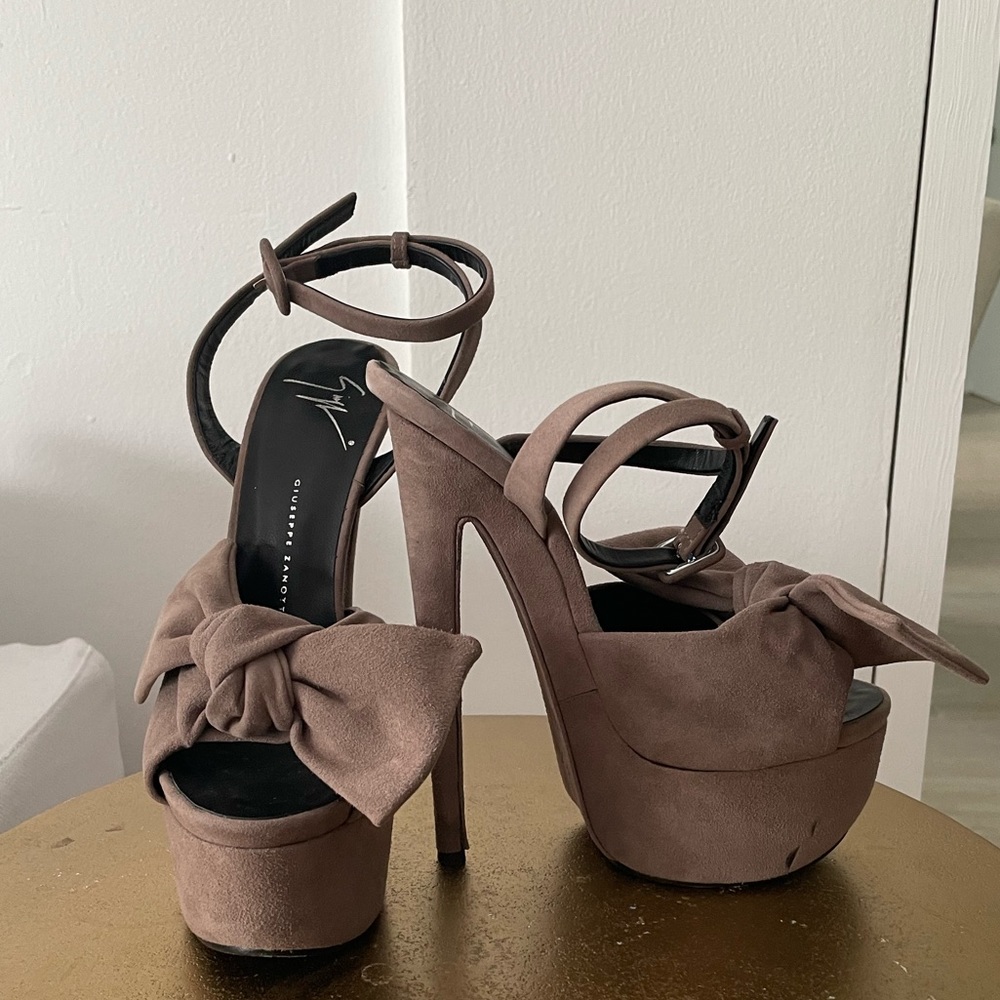 Giussepe Zanotti Platform Bow Heel